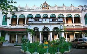 Chettinadu Mansion - An Authentic Heritage Palace Guest House Kānādukāttān Exterior photo