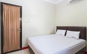 Reddoorz @ Aselih Jagakarsa Hotell Depok Exterior photo