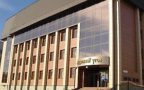 Medvezhy Ugol Hotell Surgut Exterior photo