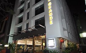 Le Grande Residency -Unmarried Couples Are Not Allowed Hotell Ahmedabad Exterior photo