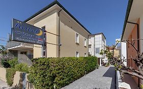 Hotel Chiar Di Luna Senigallia Exterior photo