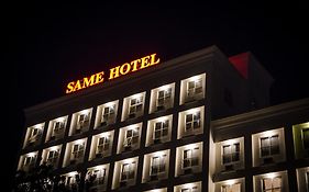 Same Hotel Malang Exterior photo