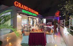 Grand Puri Saron Yogyakarta Hotell Exterior photo