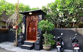 Danas Canggu Guesthouse Kerobokan Exterior photo