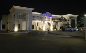 Grand Enclave Hotell Lahore Exterior photo