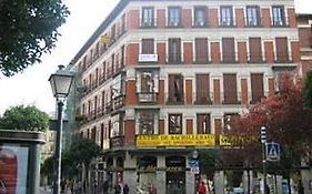 Hostal Gallardo Hotell Madrid Exterior photo