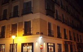 Hostal Castilla Hotell Madrid Exterior photo