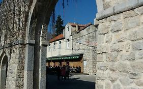 Apartman -Stan U Centru Leilighet Trebinje Exterior photo