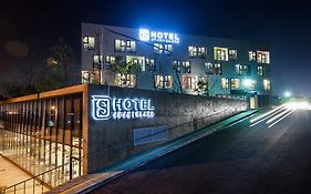 S Hotel Jeju by Exterior photo