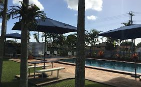 Cane Village Holiday Park Bundaberg Exterior photo