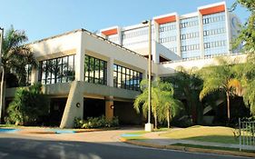 Howard Johnson By Wyndham San Juan Centro Cardiovascular Hotell Exterior photo