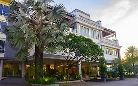 Rattan Inn Hotel Banjarmasin  Exterior photo