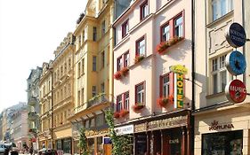 Hotel Kavalerie Karlovy Vary Exterior photo