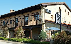 La Casona De Revolgo Hotell Santillana del Mar Exterior photo