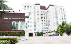 Romance Hotel Bangna Bangkok Exterior photo