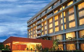 Taj Chandigarh Hotell Exterior photo