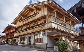 Das Gaestehaus Schneider Am Dorfplatz Hotell Alpbach Exterior photo