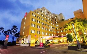 Ibis Malioboro Hotell Yogyakarta Exterior photo