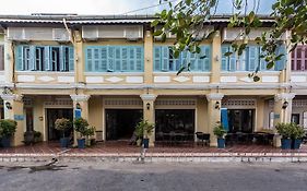 The Columns Hotell Kampot Exterior photo