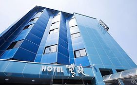 Elin Hotel Jeju by Exterior photo