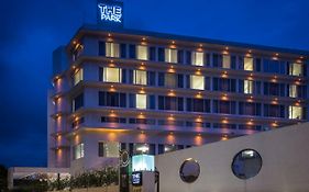 The Park Navi Mumbai Hotell Exterior photo