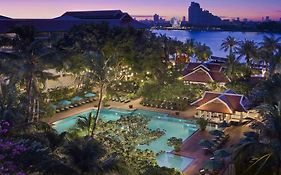 Anantara Riverside Bangkok Resort - SHA Certified Exterior photo