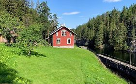 vrangfoss slusevokterbolig Hotell Funnemark Exterior photo