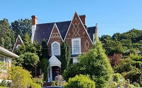 Lisburn House Dunedin Bed & Breakfast Exterior photo