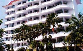 Weta International Hotel Surabaya Exterior photo