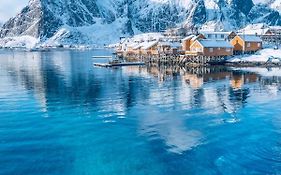 Sakrisøy Rorbuer Hotell Reine Exterior photo