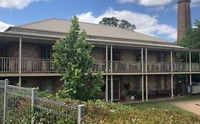 Clare Central Motel Exterior photo