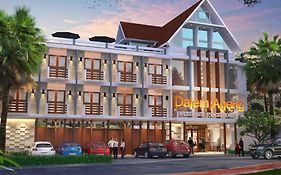 Dalem Ageng Premium Guesthouse Malang Exterior photo