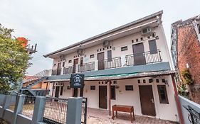 Oyo Life 2424 Kost Luqman 2 Hotell Depok Exterior photo