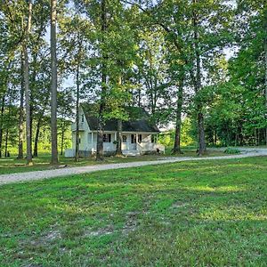 Peaceful Broken Bow Cottage With Fire Pit! Exterior photo