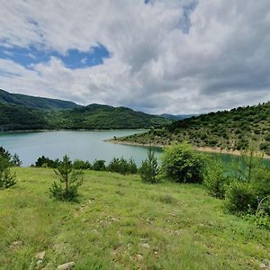 Zavojsko Jezero Pirot - Smestaj Manic Gostusa Exterior photo