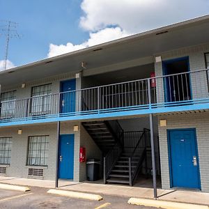 American Inn&Suites Russellville Exterior photo