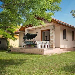 Holiday Home In Balatonkeresztur 19478 Exterior photo