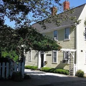 Admiral Farragut Inn Newport Exterior photo