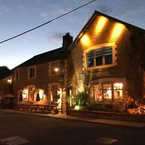 The Barrington Boar Hotell Ilminster Exterior photo