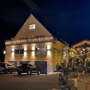 Landgasthaus Loewen Mit Gaestehaus Hotell Holzhausen  Exterior photo