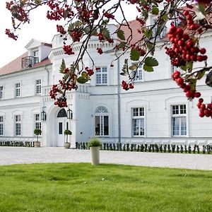 Palac Na Opieszynie Hotell Września Exterior photo