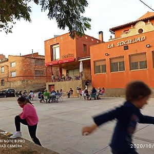 Hostal La Sociedad Hotell Arens de Lledo Exterior photo