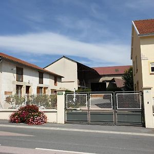 Cour La Dame Chez Beatris Et Christophe Janson Bed & Breakfast Les Grandes-Loges Exterior photo