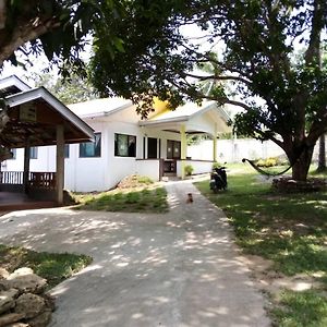 Balai Mariacaria Pension House Bed & Breakfast Guindulman Exterior photo