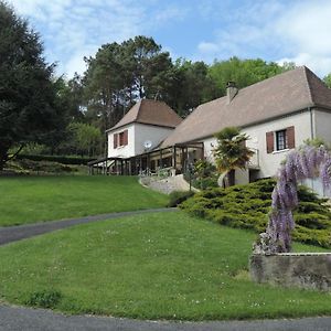 Le Jardin Des Paons Bed & Breakfast Issac Exterior photo