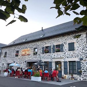 Auberge Du Cezallier Hotell Montgreleix Exterior photo