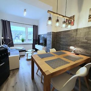 Moderne Wohlfuehloase Zentral In Seenaehe - Pillow Menu, 2 Stk 55" Smart Tvs, Netflix, Disneyplus Uvm Leilighet Wetter  Exterior photo