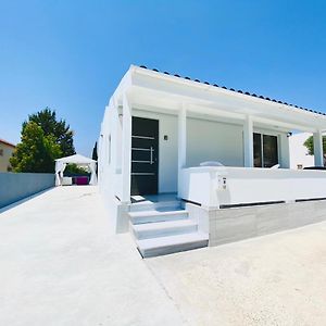 Sandy Bay Villa Ajía Nápa Exterior photo