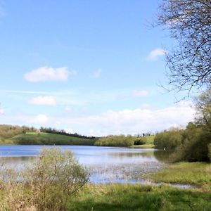 Emy Lake Studio Leilighet Monaghan Exterior photo