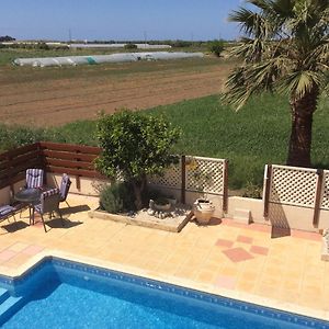 Quality Villa With Pool In Superb Location In Paphos Mandria  Exterior photo